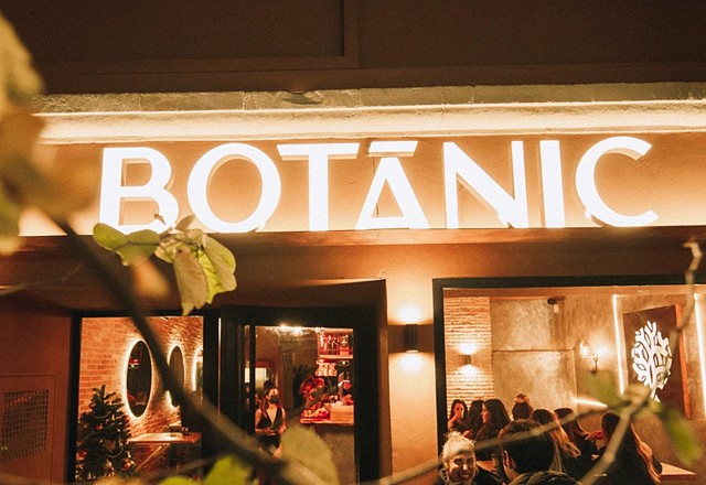 Rotulación para el restaurante Botanic en Dénia